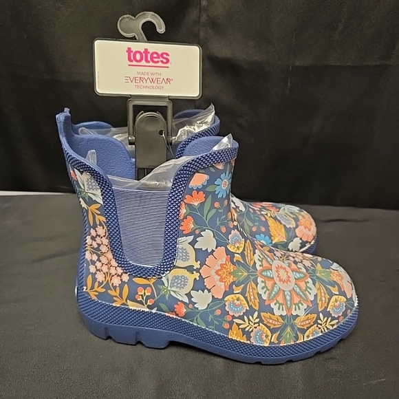 Vera Bradley Shoes - Size 7 Women's Vera Bradley Totes Floral Blue Everyday Wear Waterproof Boots